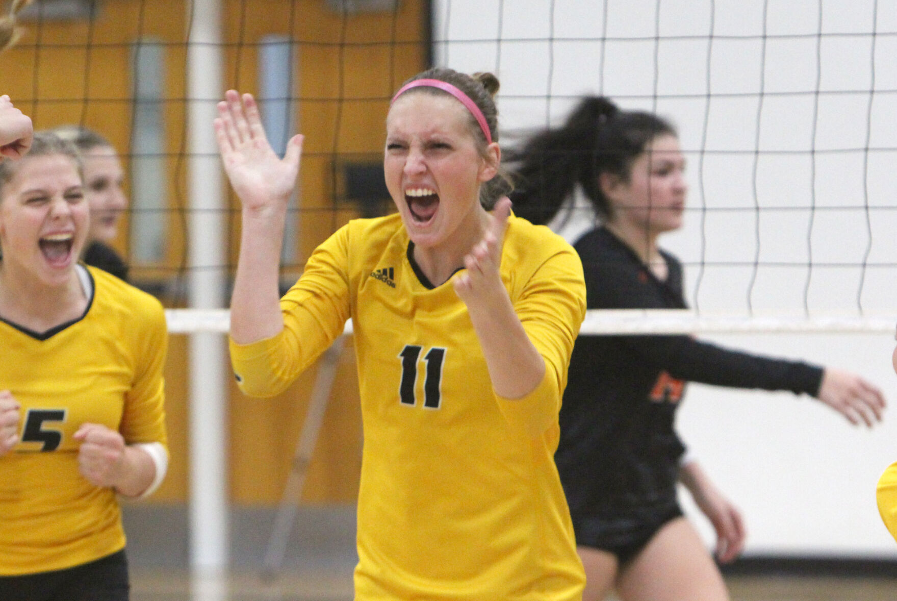 Bloomer at Cadott volleyball 9-13-22